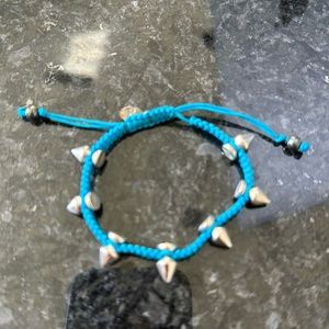 Spike friendship bracelet